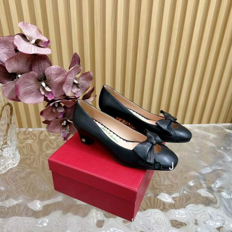 Picture of Valentino Shoes _SKUValentinosz35-40J100420308